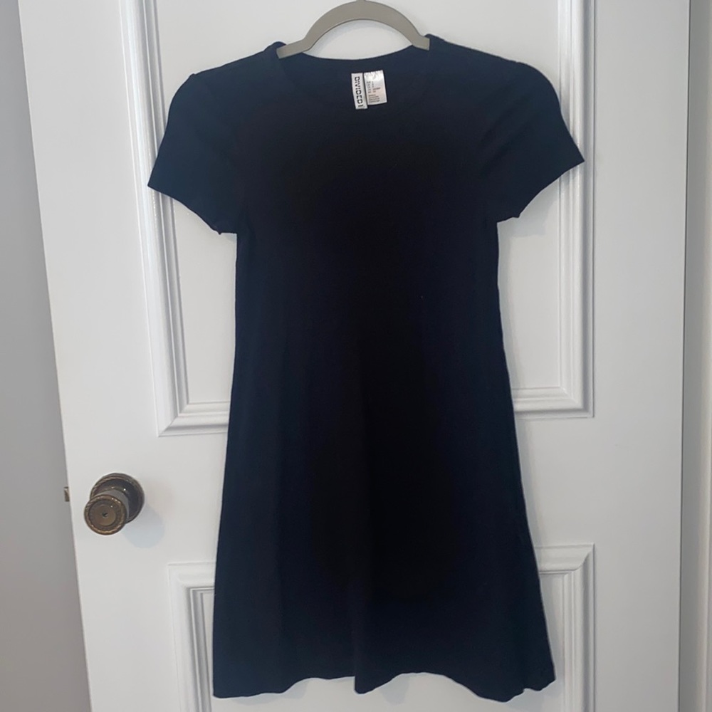 Black Short-Sleeved T-Shirt Dress